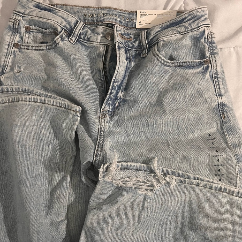 American Eagle Jeans size 4/27. Dreamy Drape Super High Rise Baggy Wide Leg